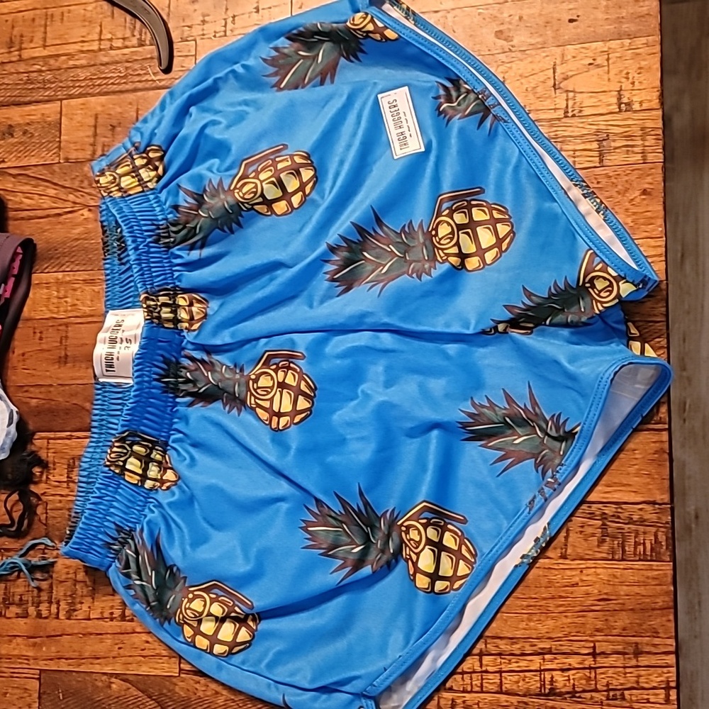 🔵Xs shorts thigh huggers pineapple